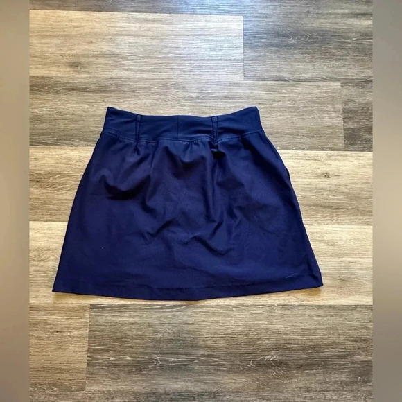 NIKE Women’s Navy Blue Golf Tennis Active Wear Skirt With Shorts Size Medium - Picture 8 of 9